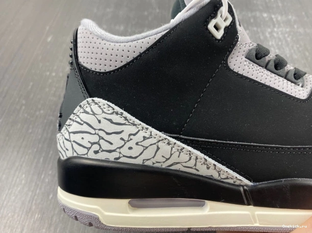 One Kick Jordan Air Noir CK9246-001 WMNS Off 3 0810